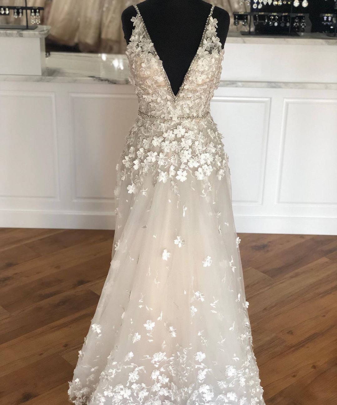 Pd90911 White Prom Dress,appliques Wedding Dresses,tulle Prom Dresses,v-neck Prom Gown